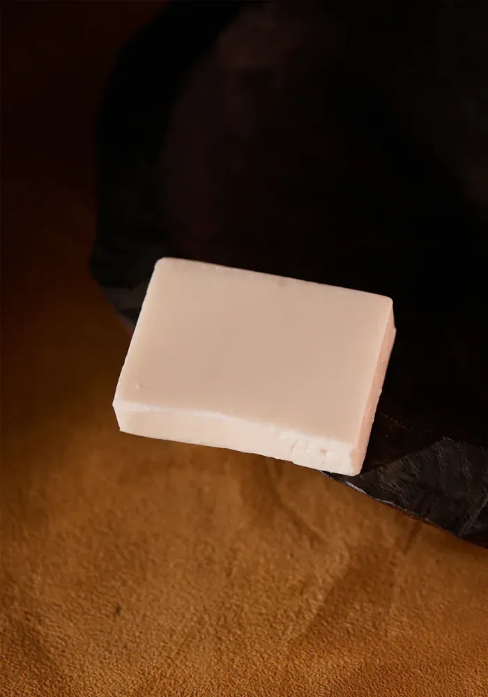 Savon Solide Pamplemousse Rouge, Bergamote, Ambre 75g – Image 3