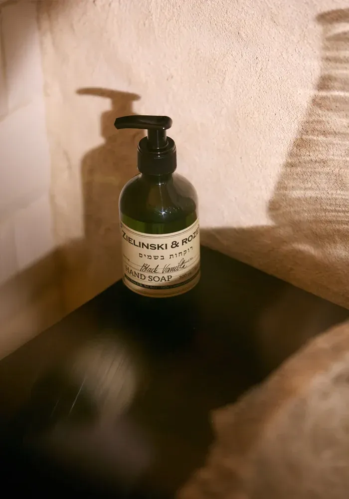 Savon Pour Les Mains Vanille Noire 300ml – Image 3